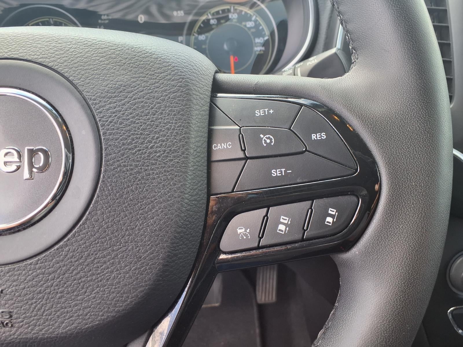2023 Jeep Cherokee Altitude Lux