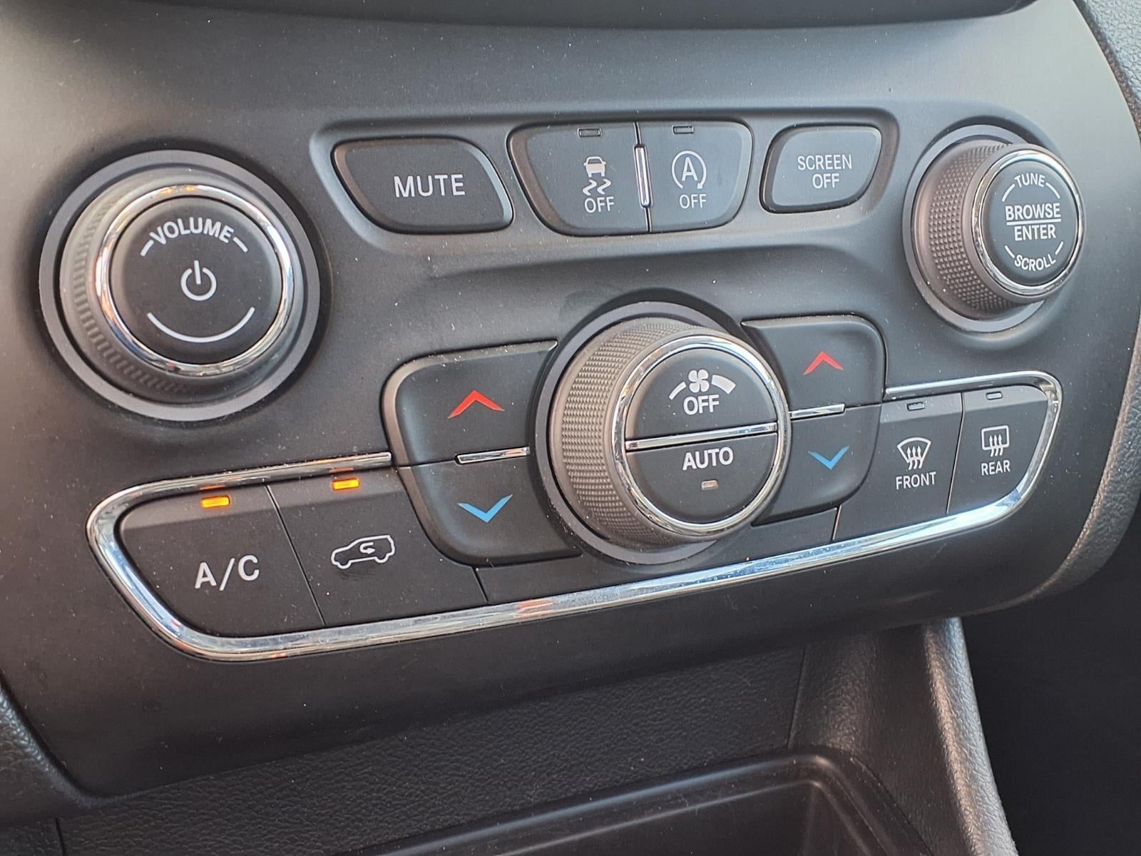 2023 Jeep Cherokee Altitude Lux