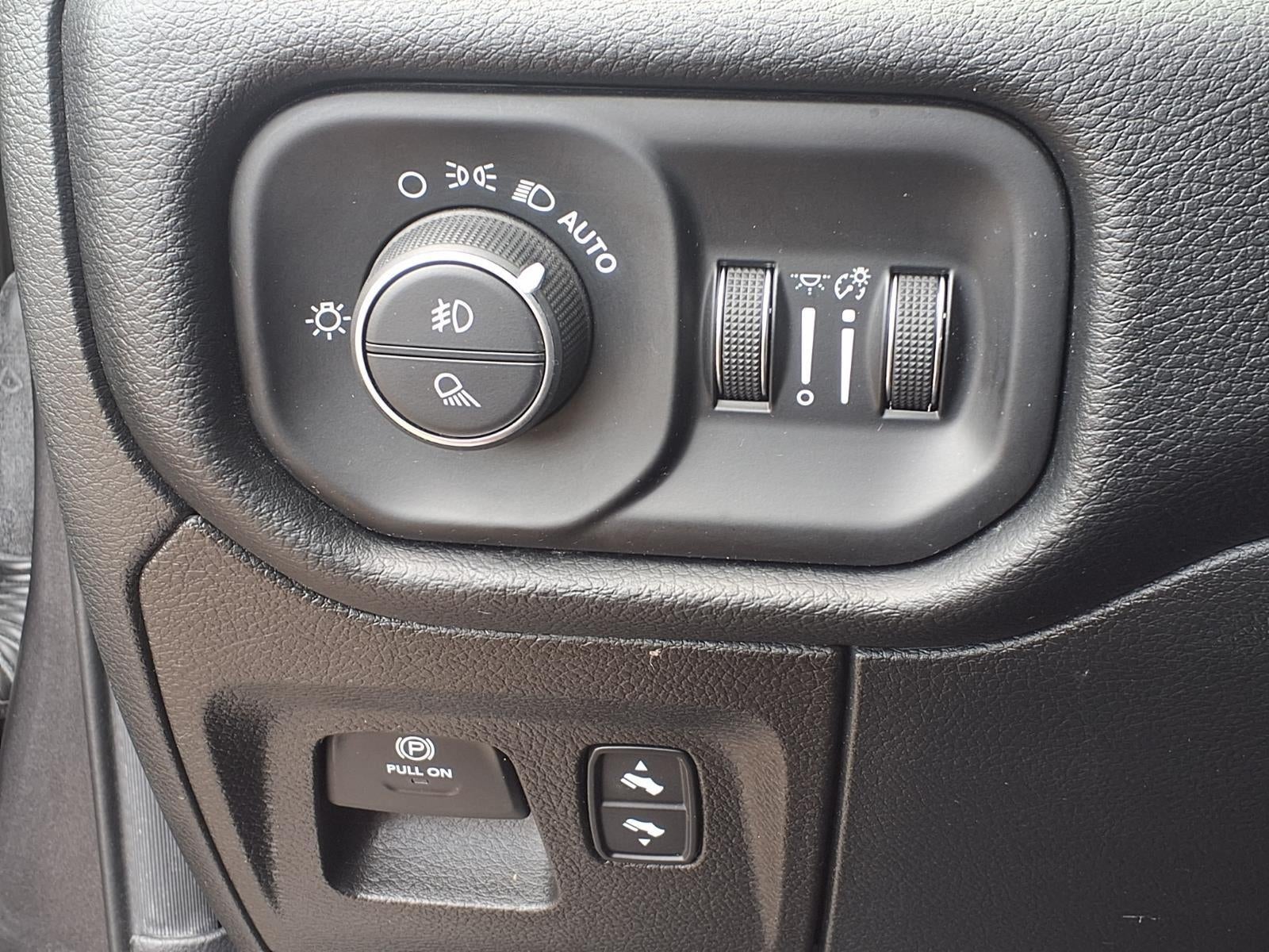 2021 RAM 1500 Laramie Crew Cab 4x2 5'7" Box