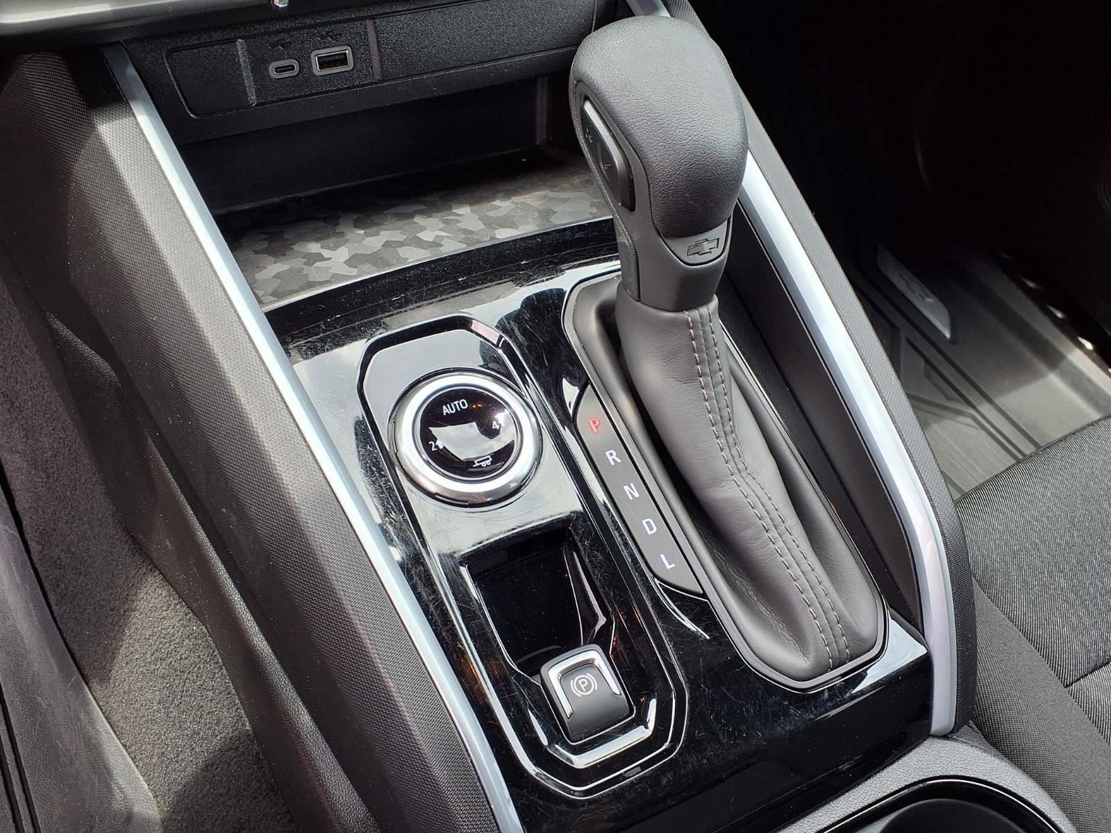 2025 Chevrolet Colorado WT/LT