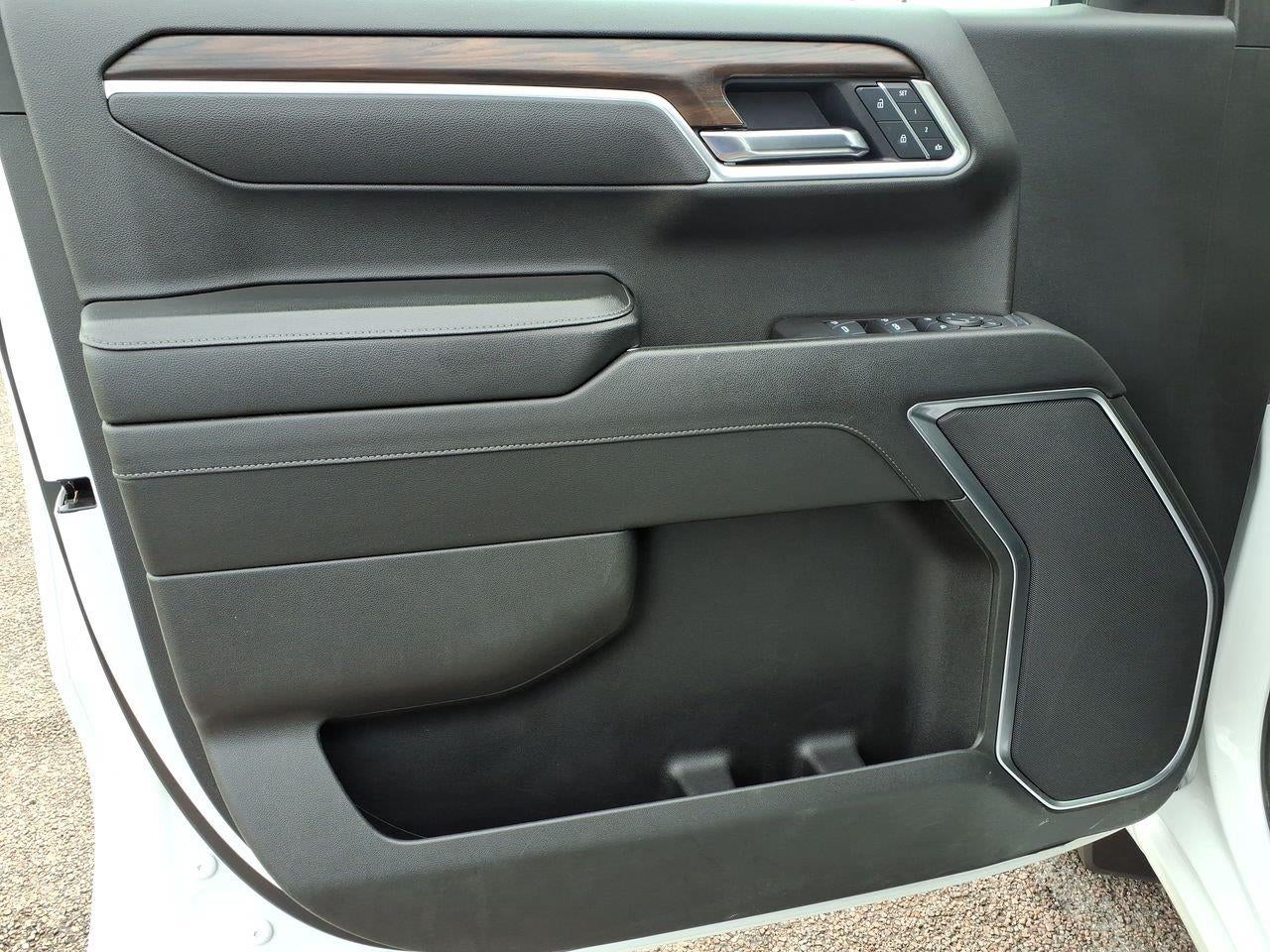 2025 GMC Sierra 1500 SLT - Photo 23
