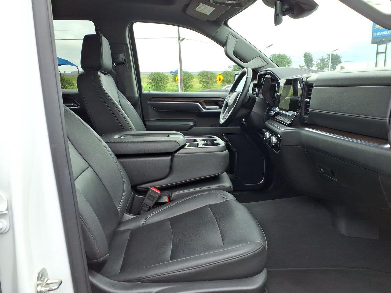 2025 GMC Sierra 1500 SLT - Photo 29
