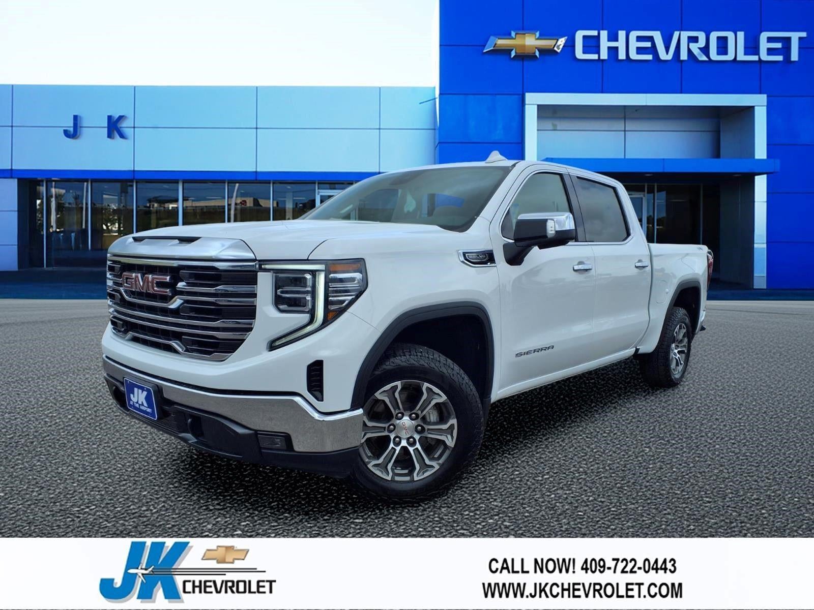 2025 GMC Sierra 4WD Crew Cab Short Box SLT's photo