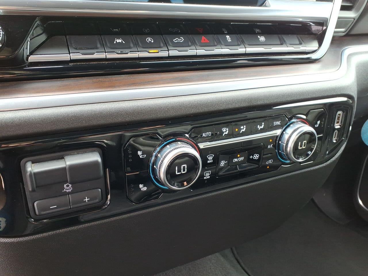 2025 GMC Sierra 1500 SLT - Photo 11