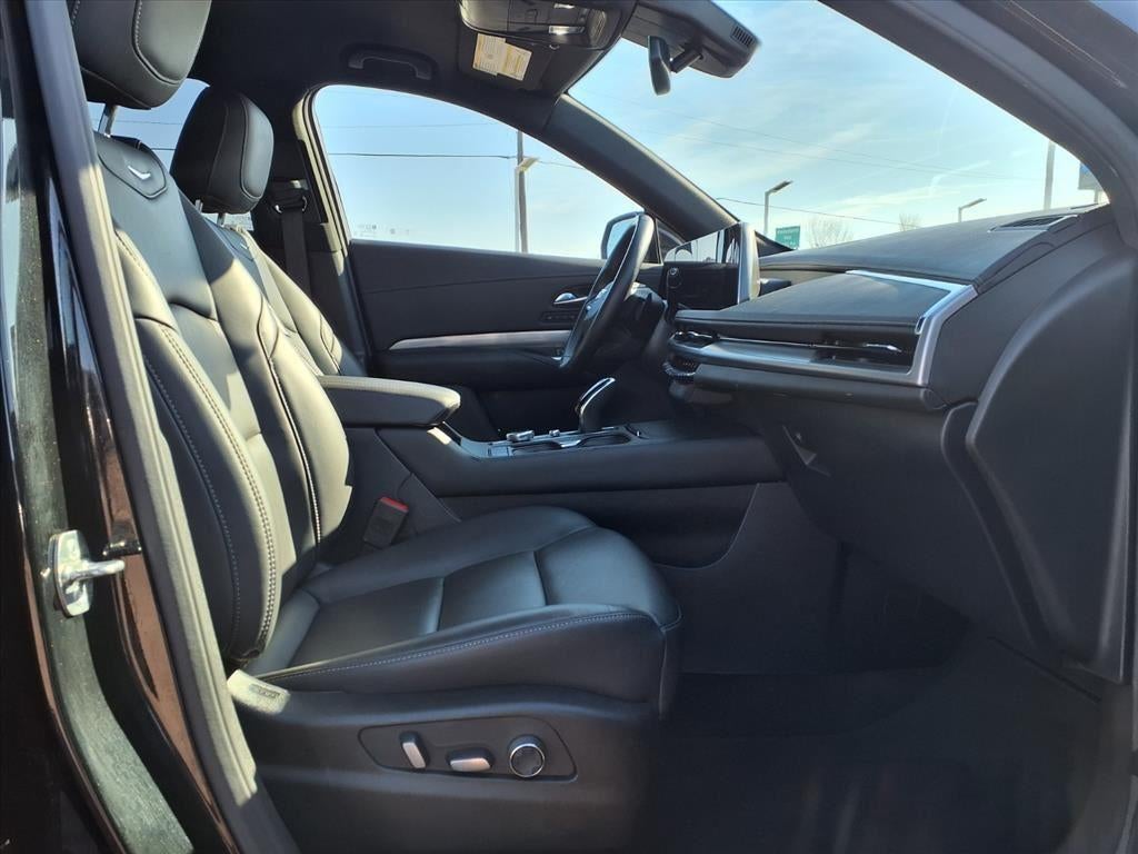 2025 Cadillac XT4 Premium Luxury