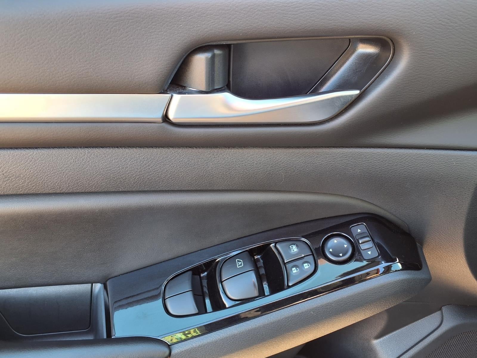 2025 Nissan Altima SR FWD