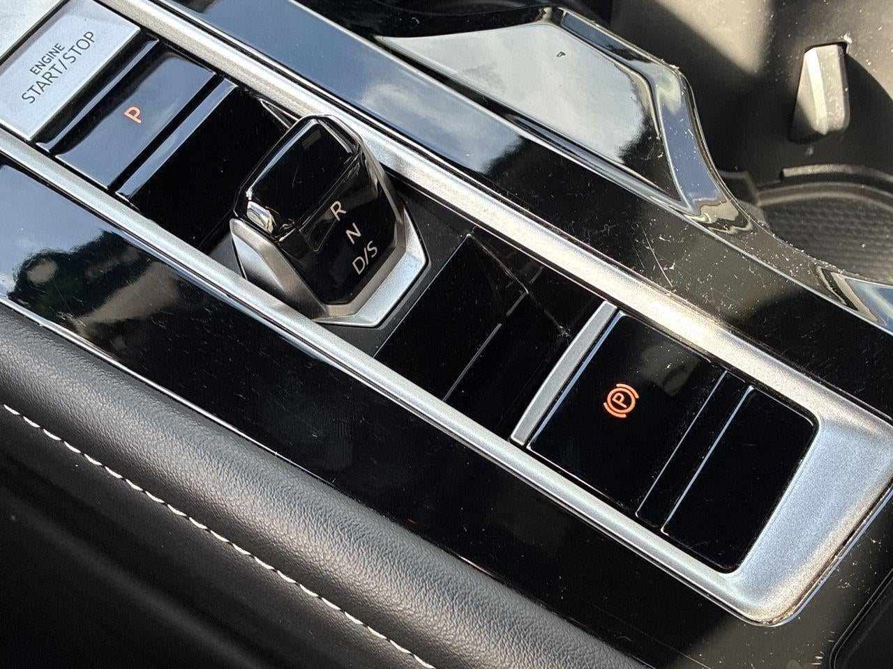 2025 Volkswagen Atlas Cross Sport SE w/Tech - Photo 16