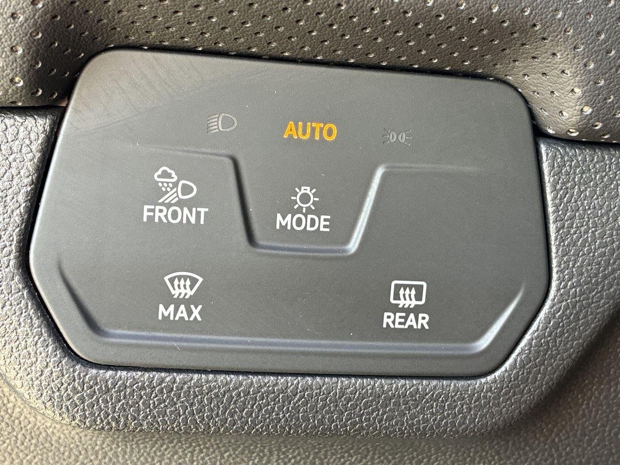 2025 Volkswagen Atlas Cross Sport SE w/Tech - Photo 18