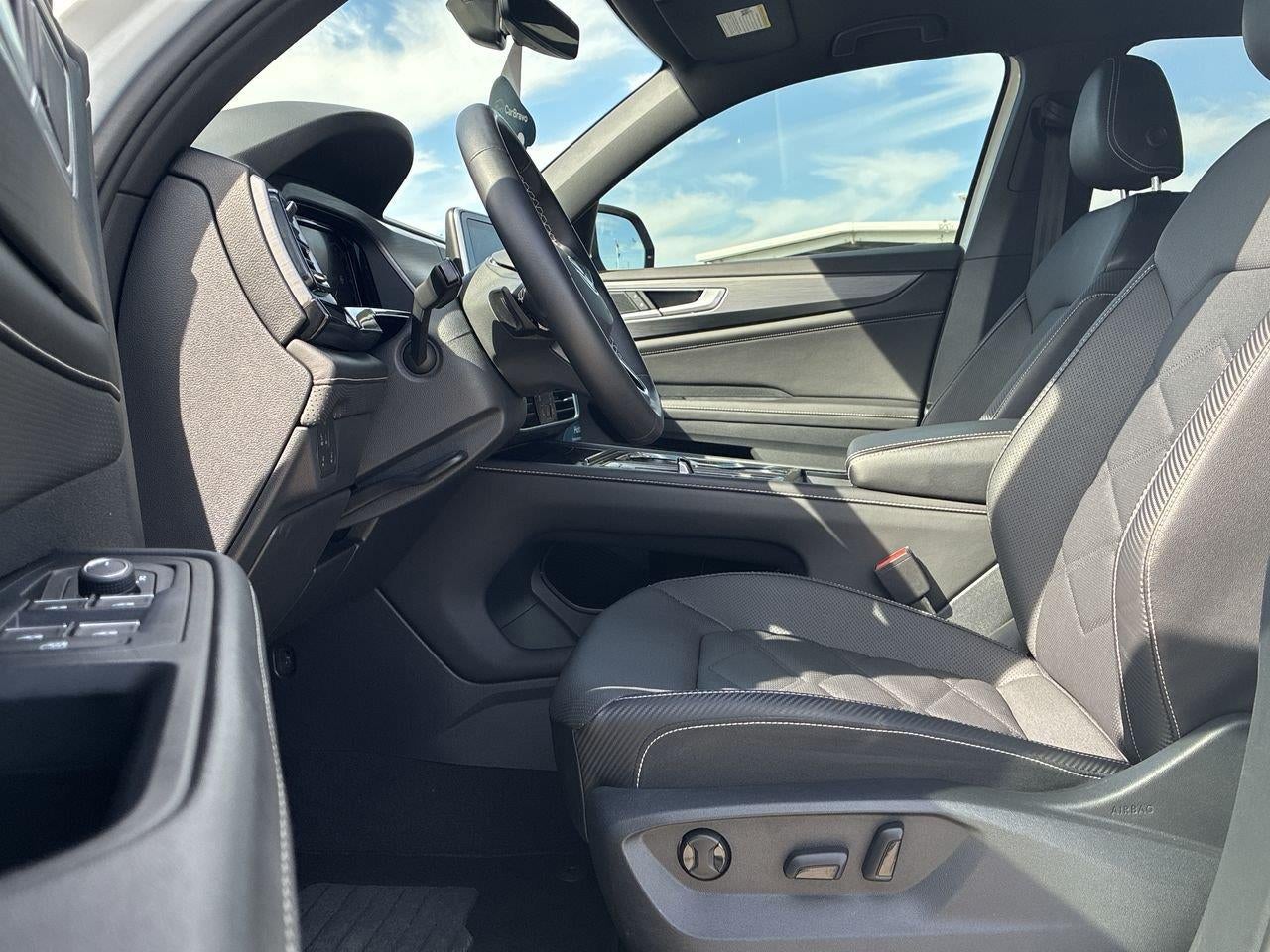 2025 Volkswagen Atlas Cross Sport SE w/Tech - Photo 19