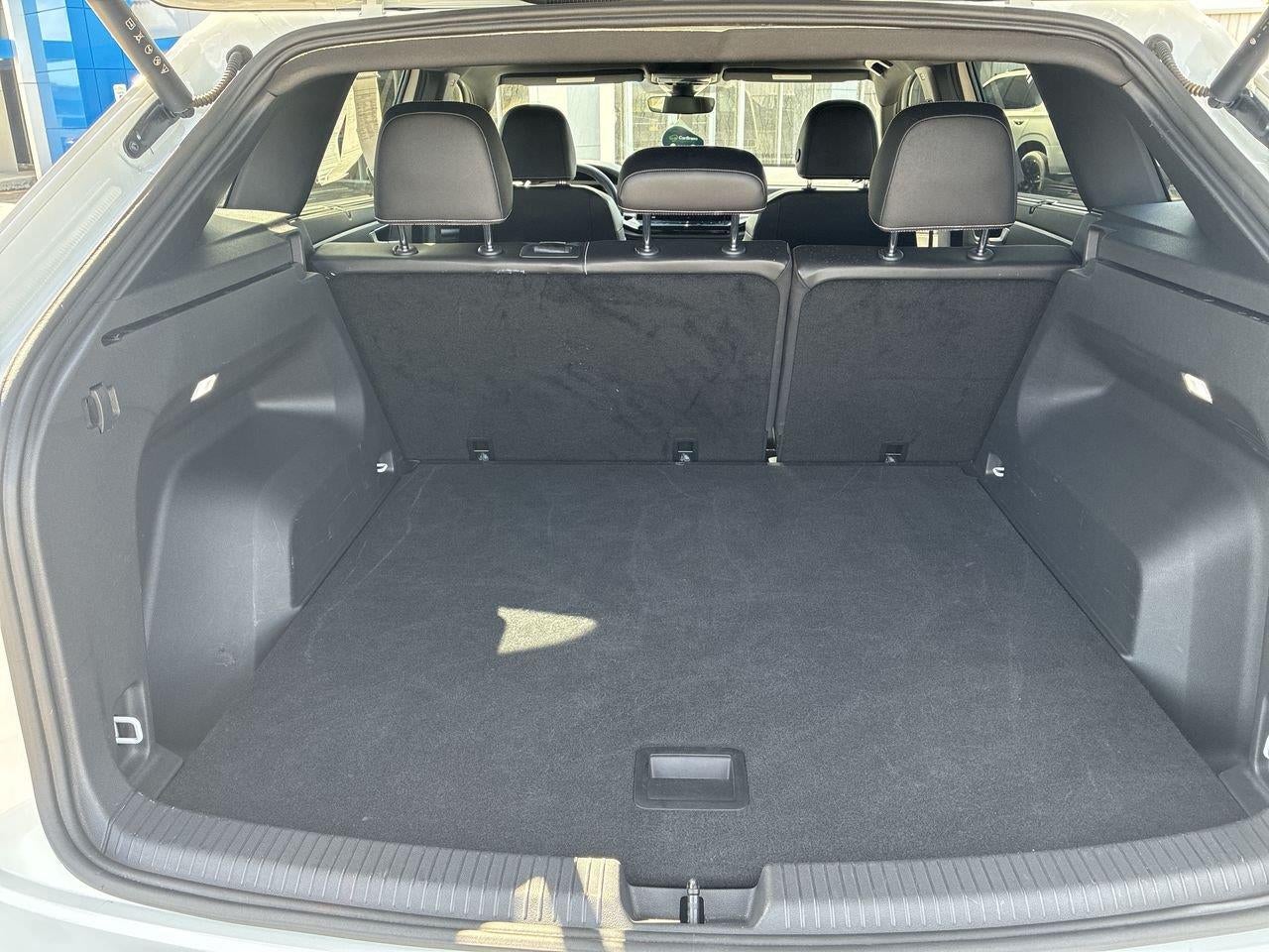 2025 Volkswagen Atlas Cross Sport SE w/Tech - Photo 26
