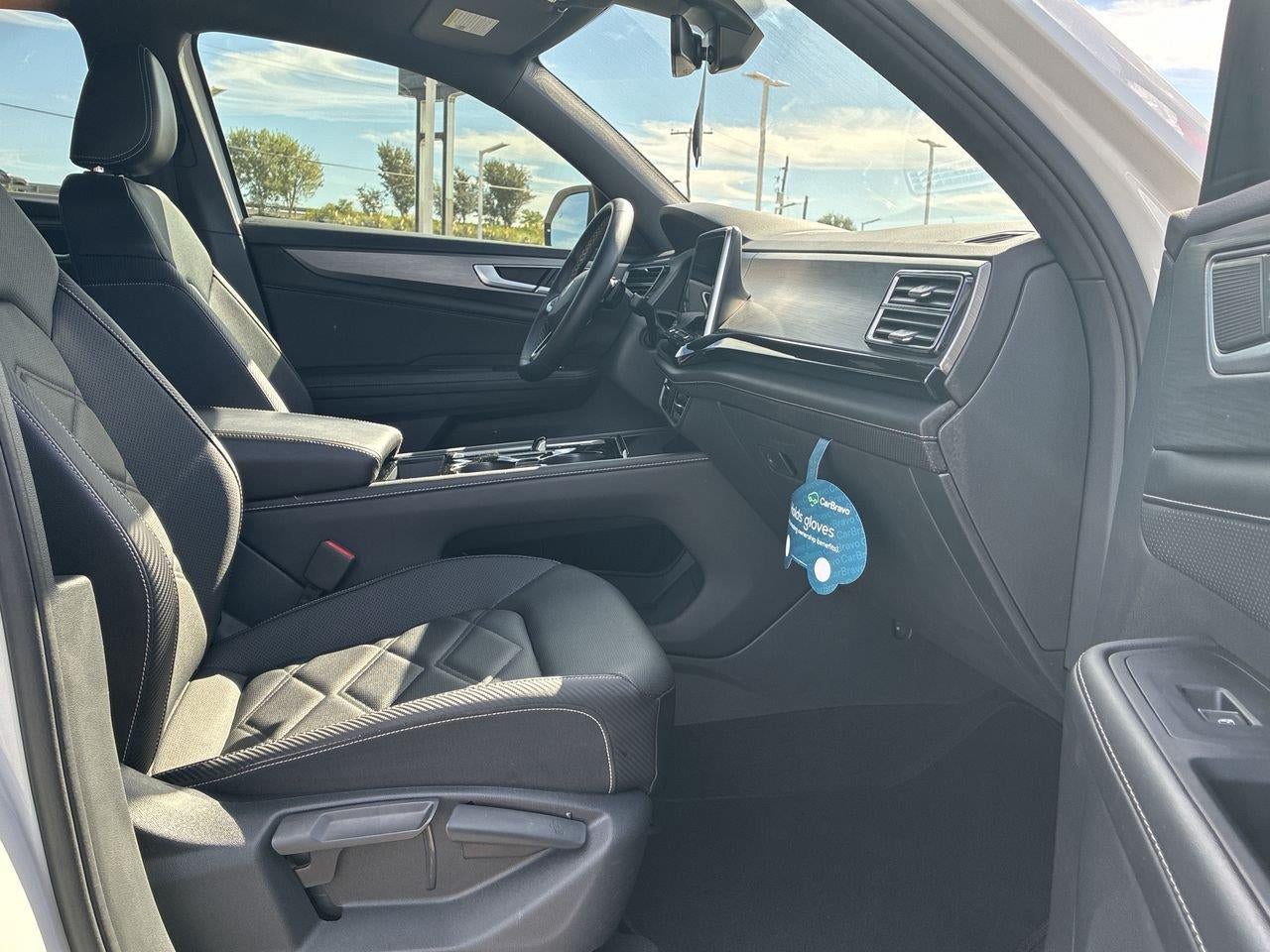 2025 Volkswagen Atlas Cross Sport SE w/Tech - Photo 28
