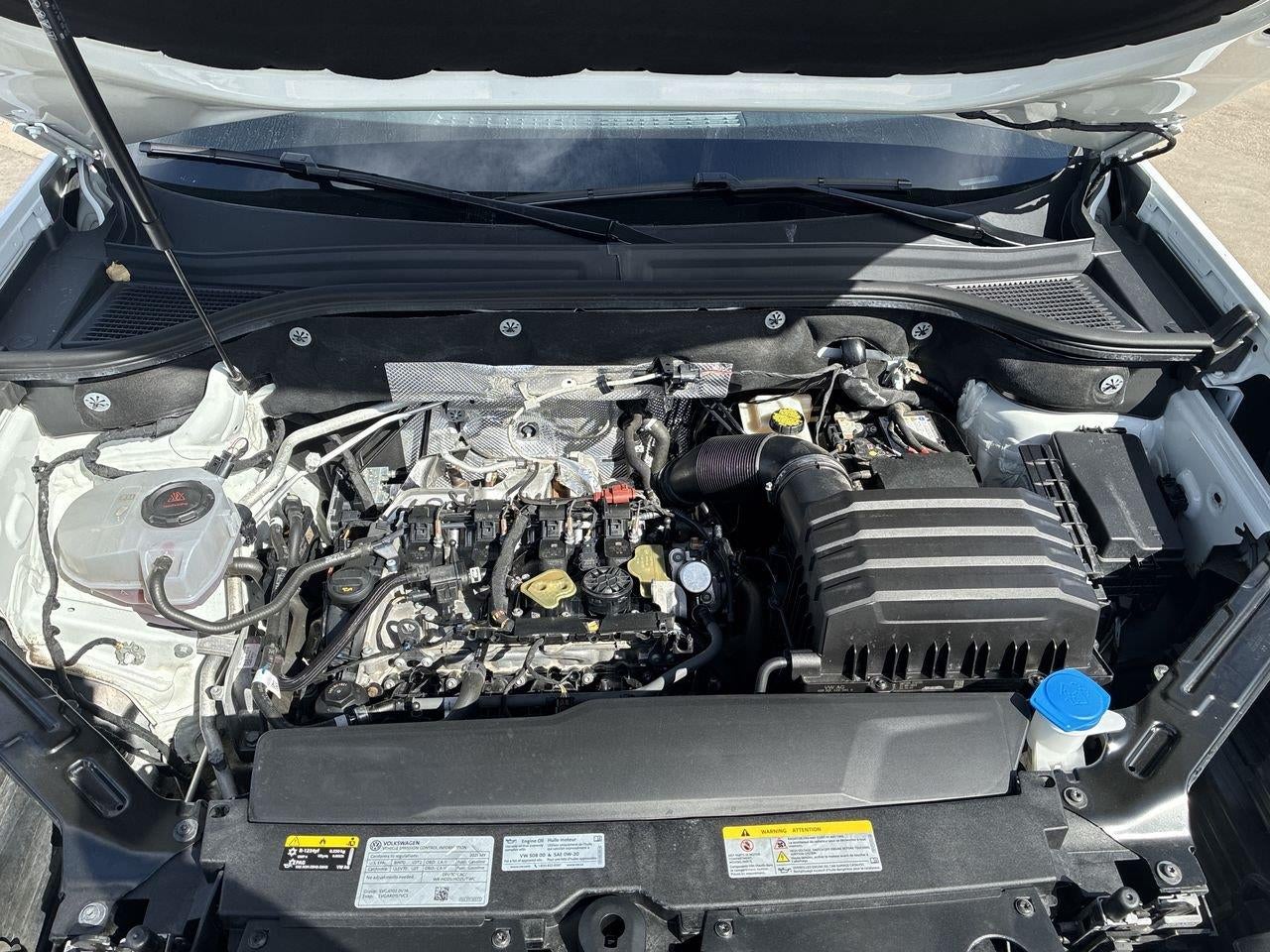 2025 Volkswagen Atlas Cross Sport SE w/Tech - Photo 30