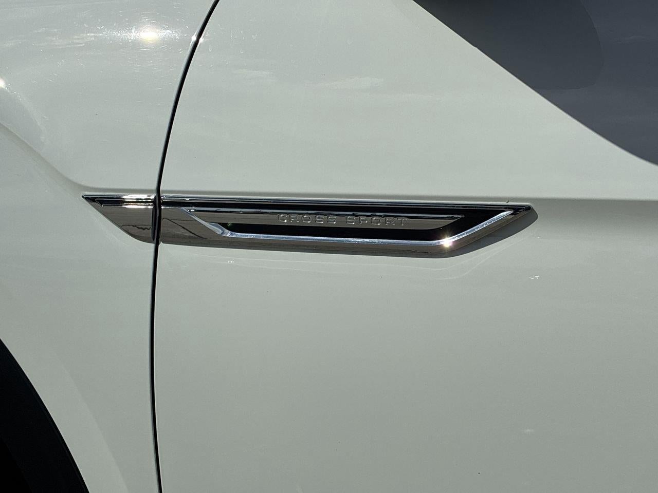 2025 Volkswagen Atlas Cross Sport SE w/Tech - Photo 32