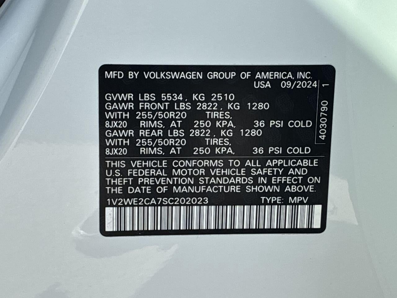 2025 Volkswagen Atlas Cross Sport SE w/Tech - Photo 34