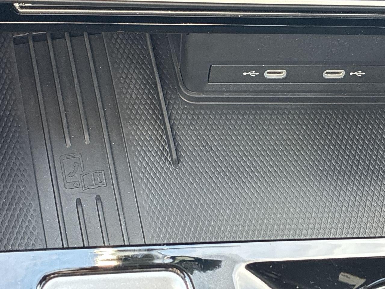 2025 Volkswagen Atlas Cross Sport SE w/Tech - Photo 35