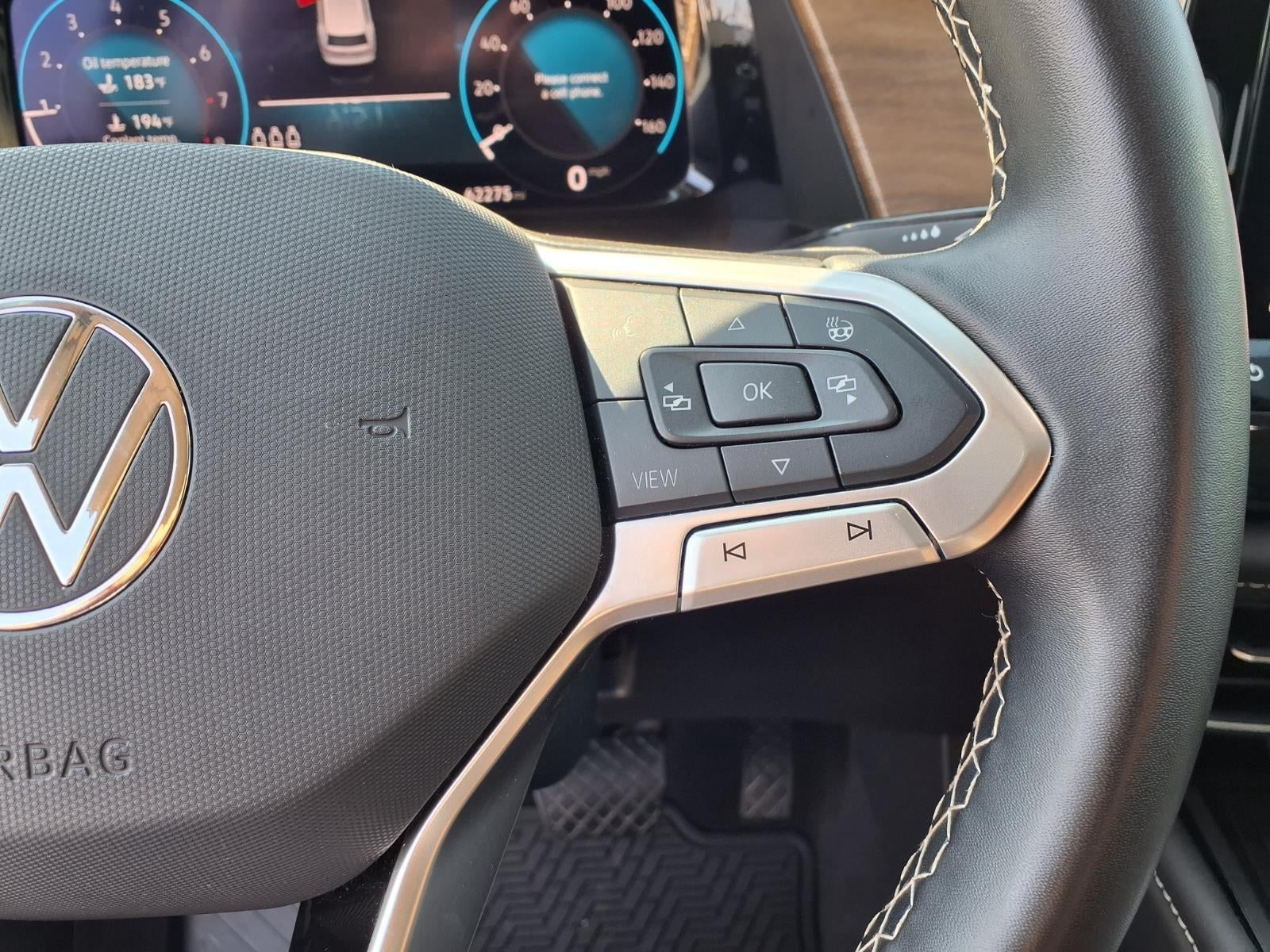 2025 Volkswagen Atlas 2.0T SE w/Technology