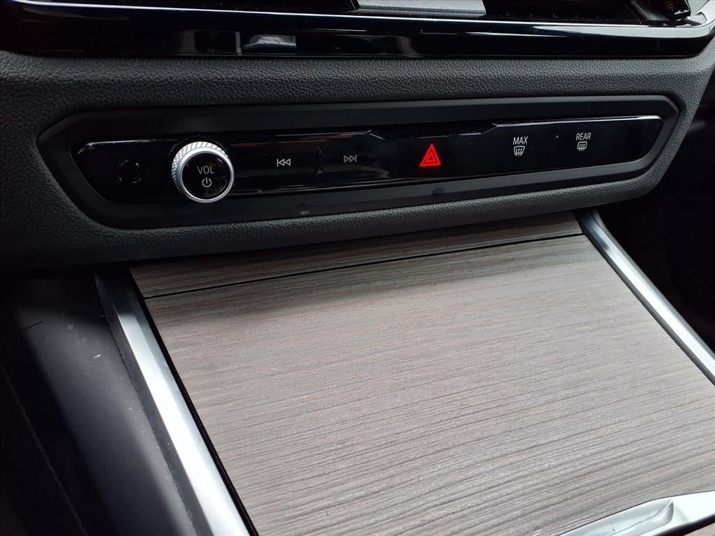 2025 BMW 3 Series 330i