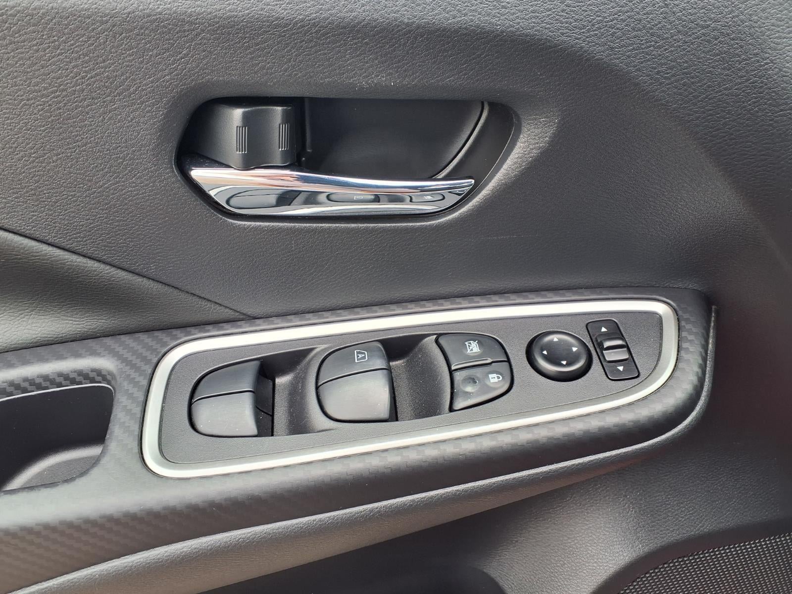 2021 Nissan Versa SR Xtronic CVT