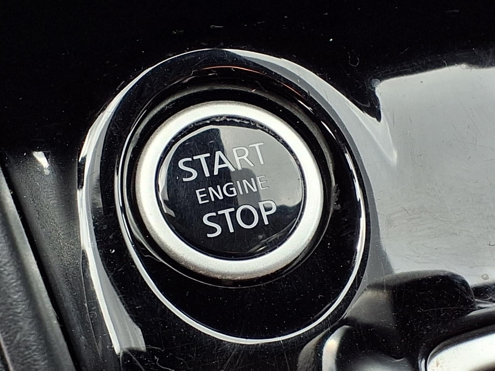 2021 Nissan Versa SR Xtronic CVT