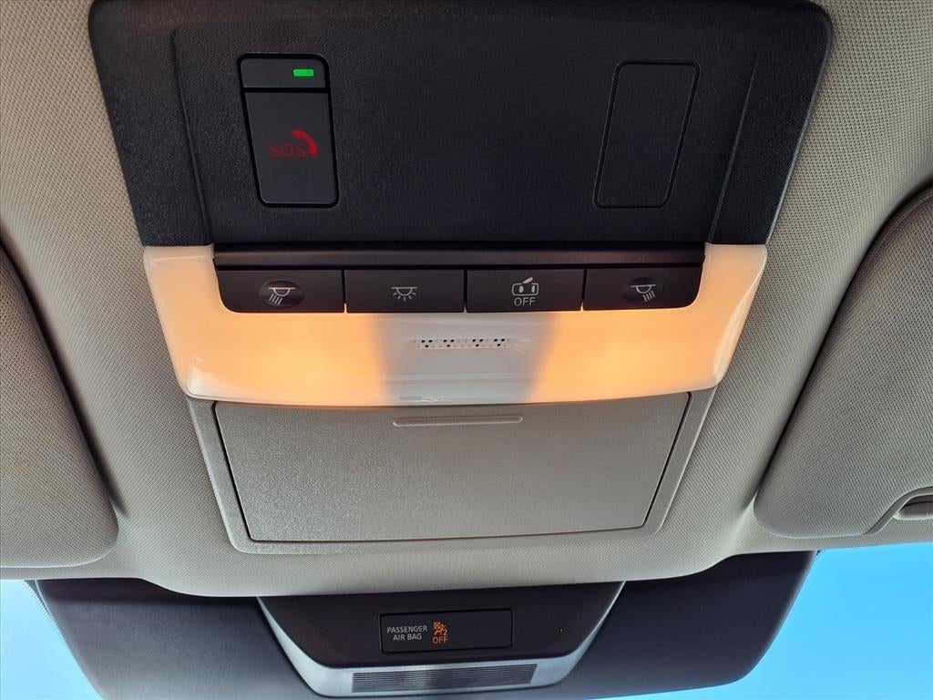 2025 Nissan Pathfinder SV