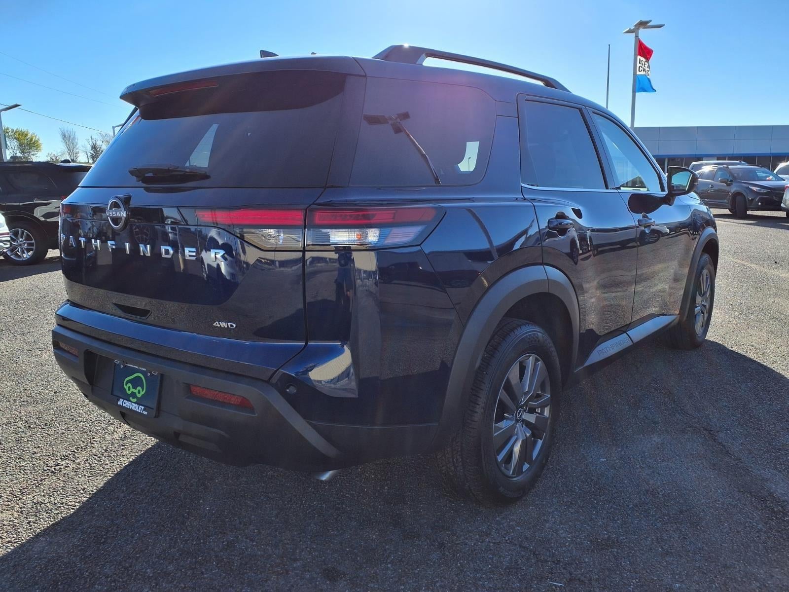 2025 Nissan Pathfinder SV