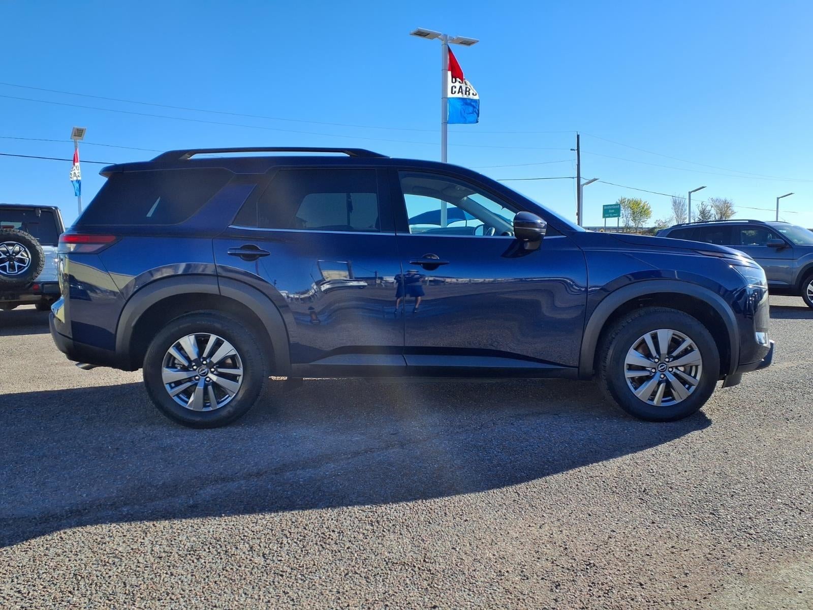 2025 Nissan Pathfinder SV