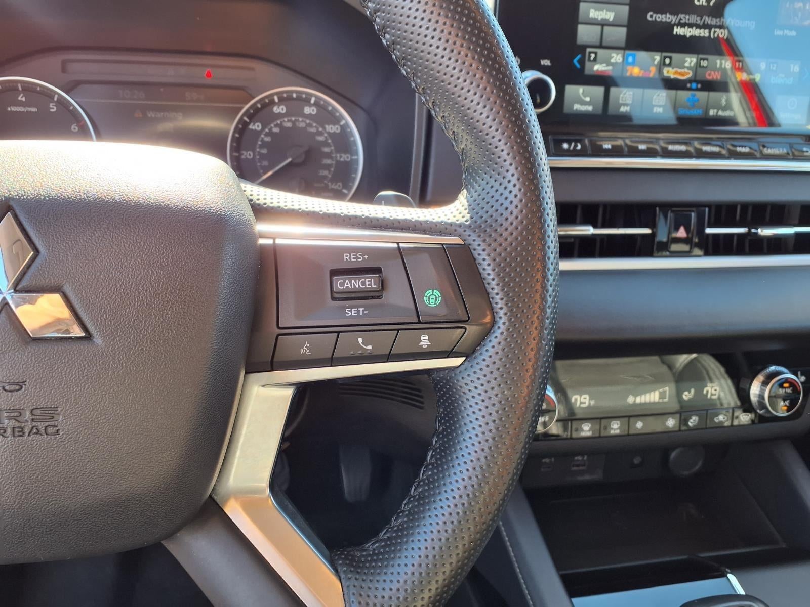 2024 Mitsubishi Outlander SE